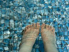 -涨巢·潮玩水疗局