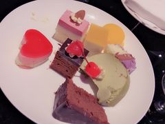 -唐拉雅秀酒店-西锦汇空中BBQ·思创餐厅