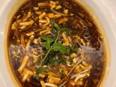 传统海鲜酸辣羹-青雅中餐厅(大连金石滩绿发希尔顿度假酒店)