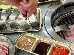 -围炉肉舍•炭烤活鳗•丹东海鲜烤肉(步行街店)