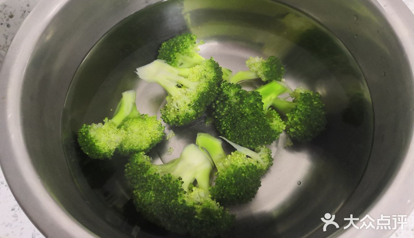 现在疫情严峻的时候，冰箱里是否都空空的