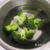 现在疫情严峻的时候，冰箱里是否都空空的