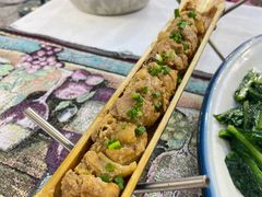 -刘姐啤酒鱼民族演艺餐厅(西街总店)