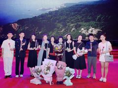 要在舞台上闪闪发光呀-关杰古筝艺术学校