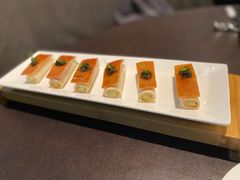 鱼子酱配脆皮烤乳猪-广州文华东方酒店·江-由辉师傅主理