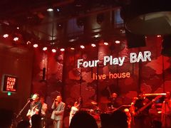 -FOUR PLAY BAR