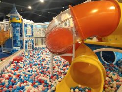 -多奇妙乐园·淘气堡·电玩·抓娃娃(海口吾悦店)