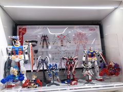 -泡泡玛特POPMART(上海环球港店)