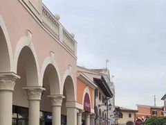 -佛罗伦萨小镇广佛名品奥特莱斯(疏港路店)