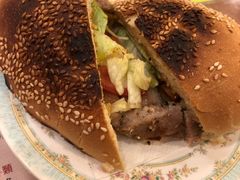 特大猪扒包-金华冰厅