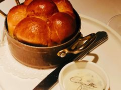 餐前面包黄油-壳里西餐厅Coquille Seafood Bistro(蒙自路店)