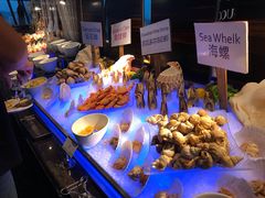 自助取餐区-广州花园酒店·凌璇阁旋转餐厅CAROUSEL360