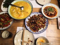 -临界音乐酒馆·小龙虾·江湖菜(华熙LIVE·鱼洞店)