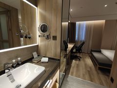 -上海外滩老码头亚朵酒店