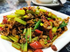 -临江餐馆二楼美食部落