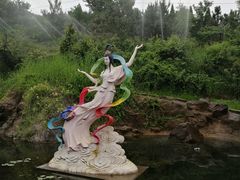 -雪山彩虹谷景区