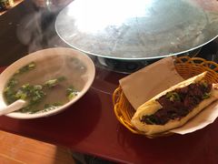 -秦小龙驴肉火烧馆