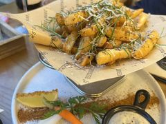 -Mark&Mars Restaurant