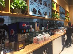 -万和春排骨砂锅米饭(新业广场店)