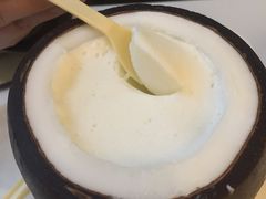 -志龙皇冠吃货椰子铺