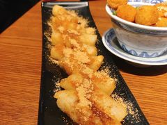 -沪小二炭火蛙锅(淮海中路美食不夜城店)