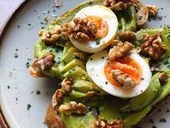 牛油果煮蛋吐司-RAC BAR(安福路店)