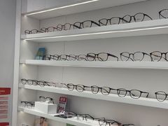 -美式眼镜·授权蔡司.依视路.尼康.豪雅.明月(南翔印象城店)