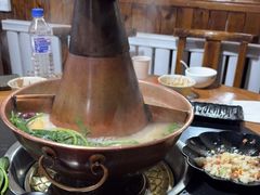 -果松木炭酸菜铜火锅·外婆参鸡汤