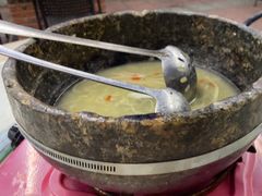 -墨脱石锅椰子鸡•香草鸭•东山羊(大东海店)