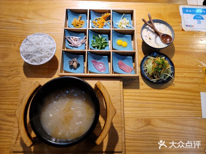 勺子米线·云南传统小吃市集(四方街店)图片