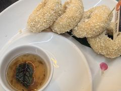 炸虾饼配泰国梅子酱-帕蓝·暹罗料理(大学路店)