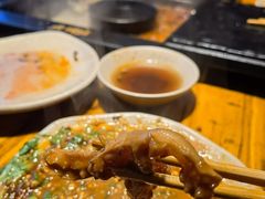 -老牌坊云南鱼豆花火锅(哈西万达店)