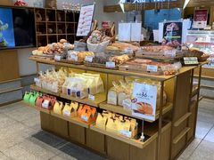 面包甜点陈列柜-西村叔叔的店·面包·甜品·蛋糕(崂山丽达店)
