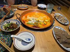 -洱火云南酸菜牛肉火锅(石景山当代商城店)