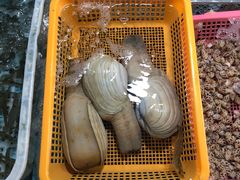 -霞涌市场海鲜摆卖区