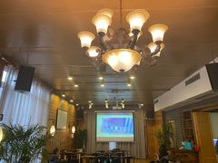 -乌托邦轰趴日租聚会别墅(先生的院子店)