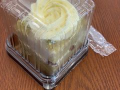 -红宝石·鲜奶小方·海派西点房(金杨店)