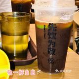 末了再来一杯解腻皇牌柠檬茶 我的好心情也在升华哈哈哈！