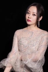 点击看大图 -GRACE KELLY婚纱与礼服(北京店)