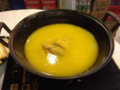 -鲜入围煮花胶鸡海鲜火锅