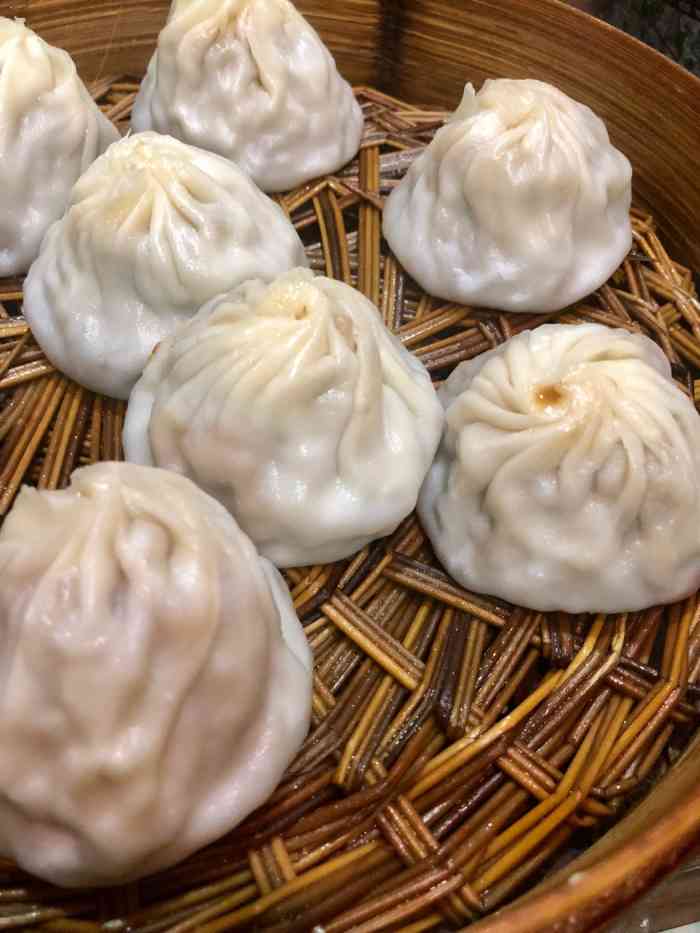 秦园小笼(陆区店)-"爬完阳山吃完肯基佬回家路上发现一家小笼包.