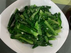 -梓檚中餐厅湖北菜小龙虾武昌鱼排骨藕汤(黄鹤楼店)