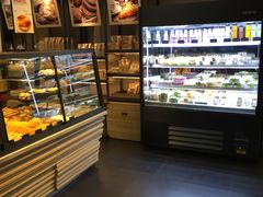 面包甜点陈列柜-华丰贺氏(福新西路店)