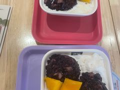 芒果白雪黑糯米-满记甜品(巴黎春天宝山店)