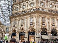 -文艺复兴百货(米兰大教堂广场店)