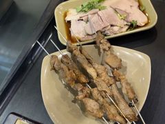 -亮亮面馆(经六路店)