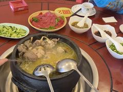 -鲁朗纳麦石锅鸡庄园