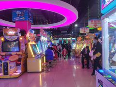 -直通车欢聚中心(崇州万达店)