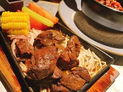 铁锄牛排-穹六人间 people 6(岳阳路店)