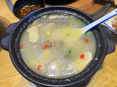 姬松茸炖鸡-妈妈的味道·腾冲特色菜(和顺古镇店)